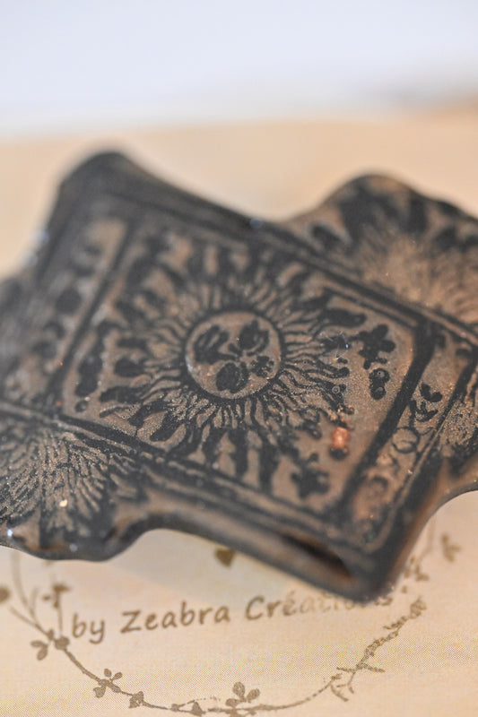 Barrette “Solstice d’Ambre” – Élégance Naturelle et Mystique