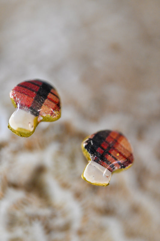 Sous-bois d’Écosse – Mini puces champignon tartan doré